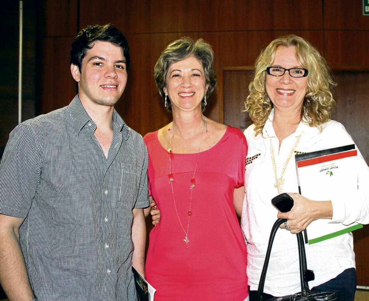 Enrique Morales, María Teresa Del Castillo y Eugenia Gómez.
