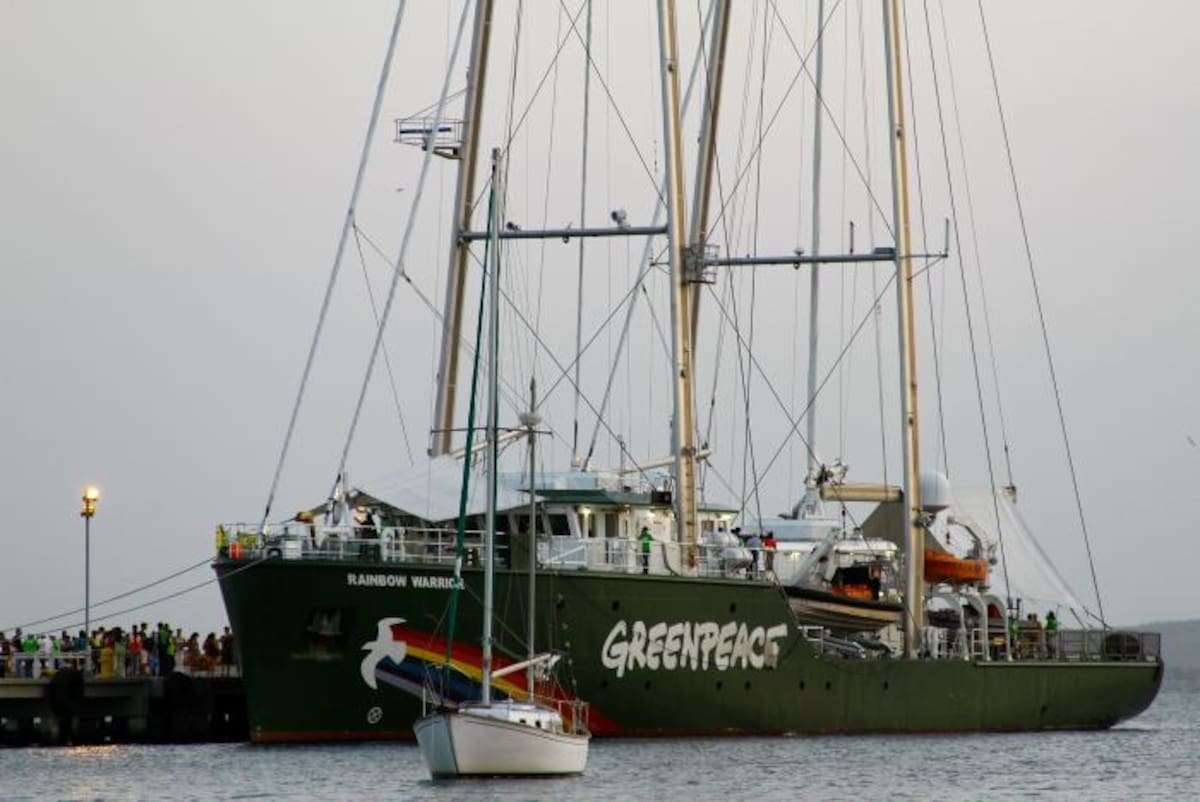 Rainbow Warrior III a su llegada a Cartagena. GERMÁN GÓMEZ POLO, EL UNIVERSAL
