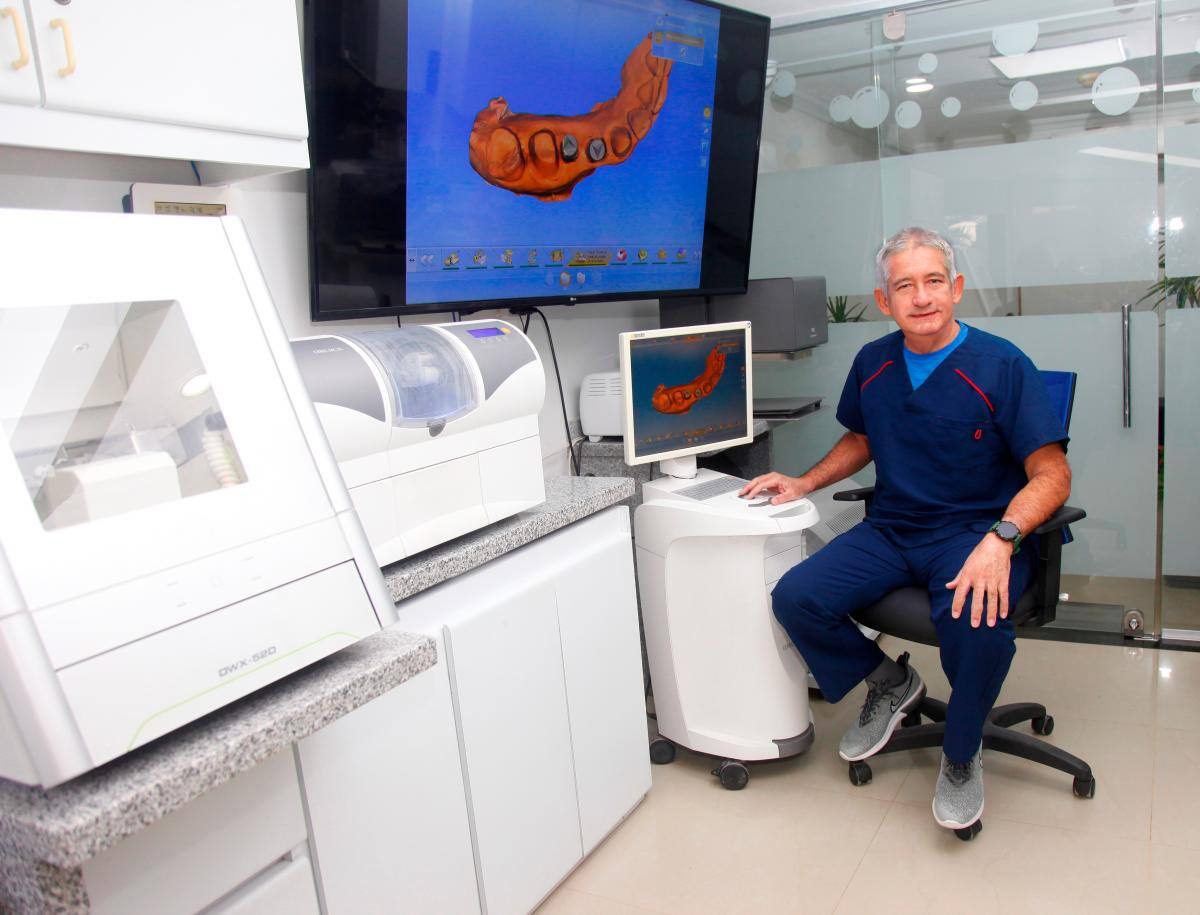La precisión y el tiempo, son puntos a favor en los tratamientos en el Centro de Estética Dental Salvador Insignares.