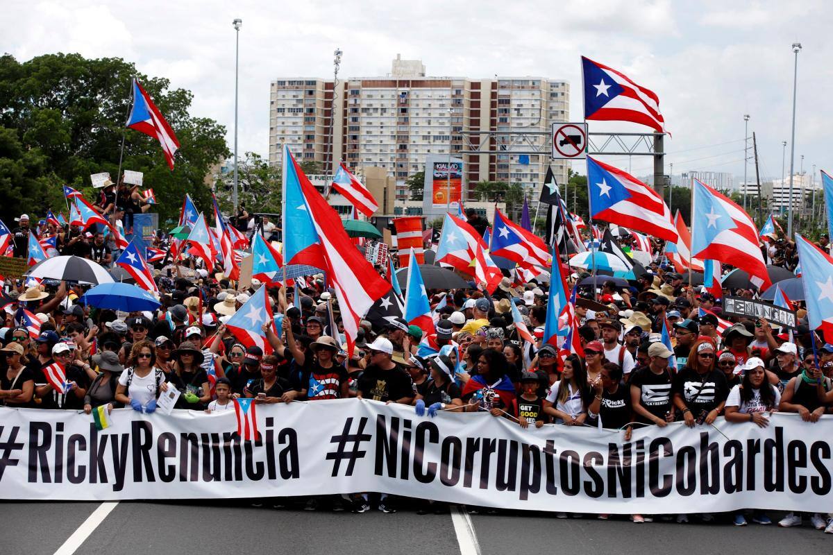 Puertorriqueños en Nueva York protestan a la espera de que Rosselló renuncie