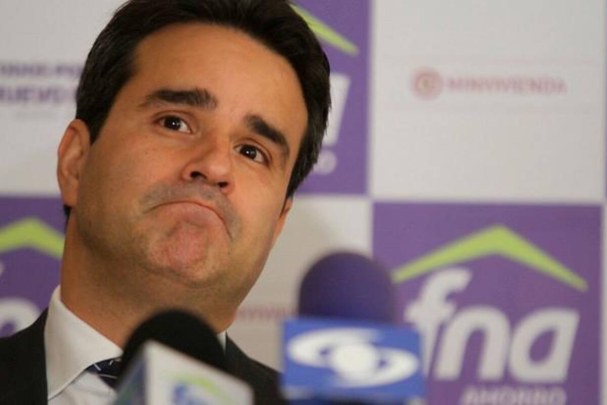 Procuraduría suspende al expresidente del Fondo Nacional del Ahorro