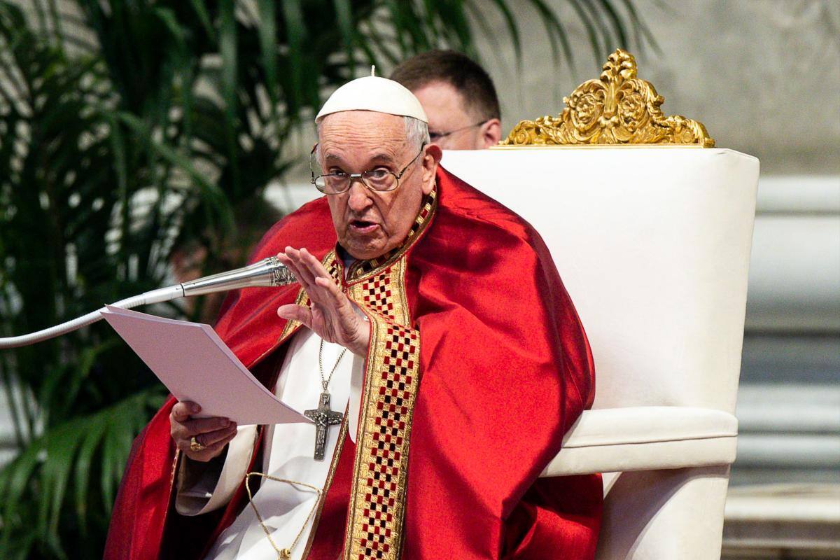 El papa Francisco pide “no descuidar las otras guerras a menudo olvidadas”