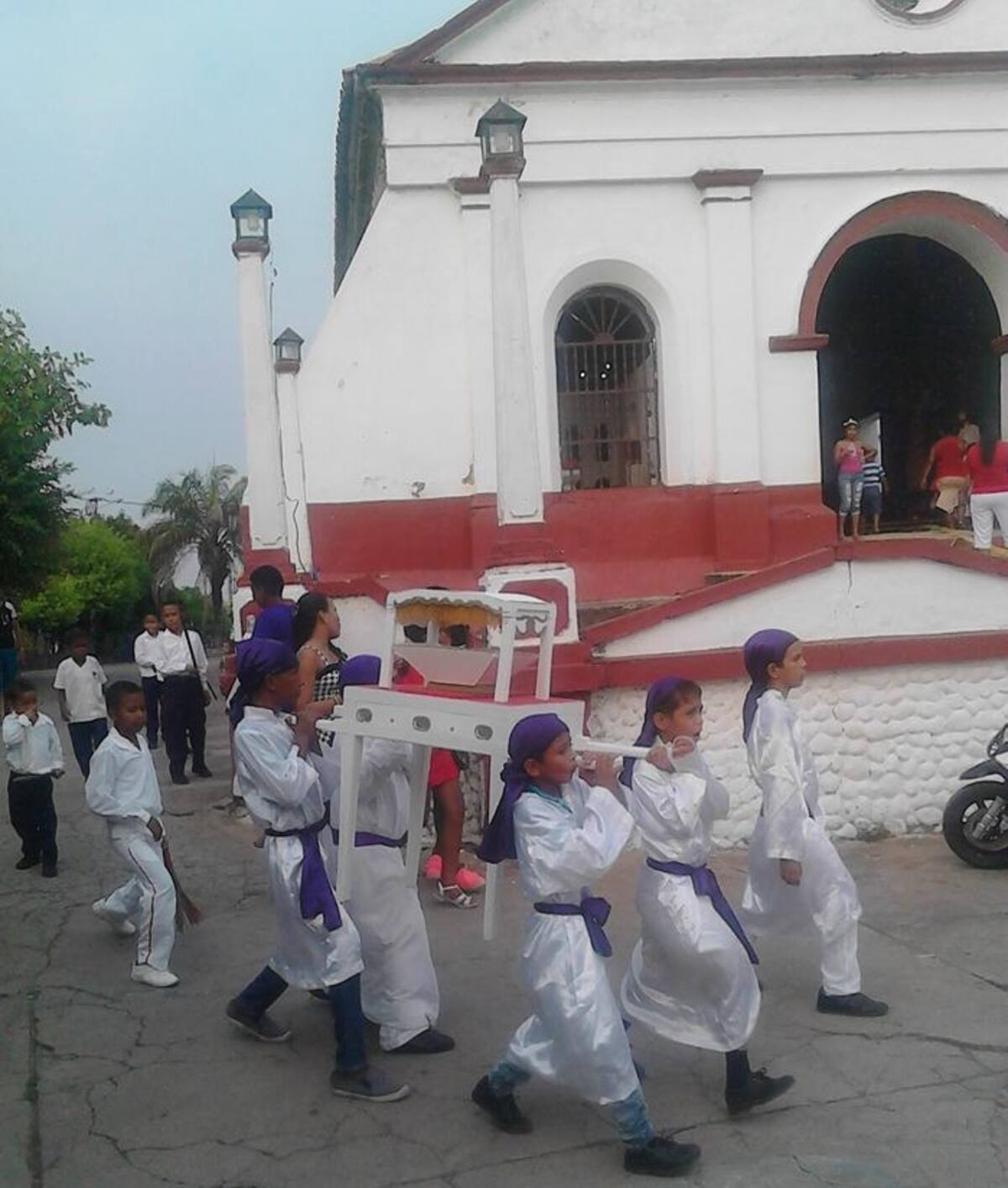 Semana Sántica con los niños de Simití, devoción para rato.
