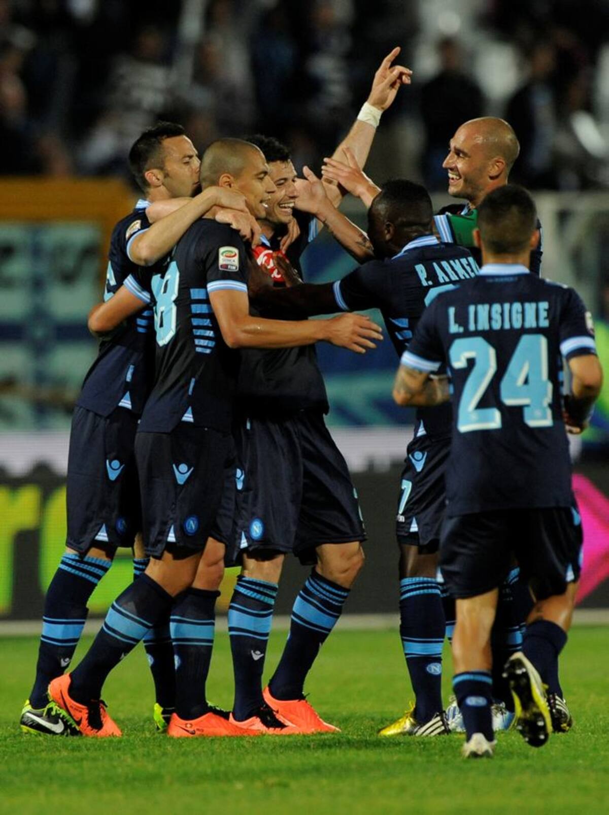 Para el equipo del sur de la península anotaron los goles en el segundo tiempo del encuentro el suizo Gökhan Inler (46), el macedonio Goran Pandev (58) y el también suizo Blerim Dzemaili (81). AP