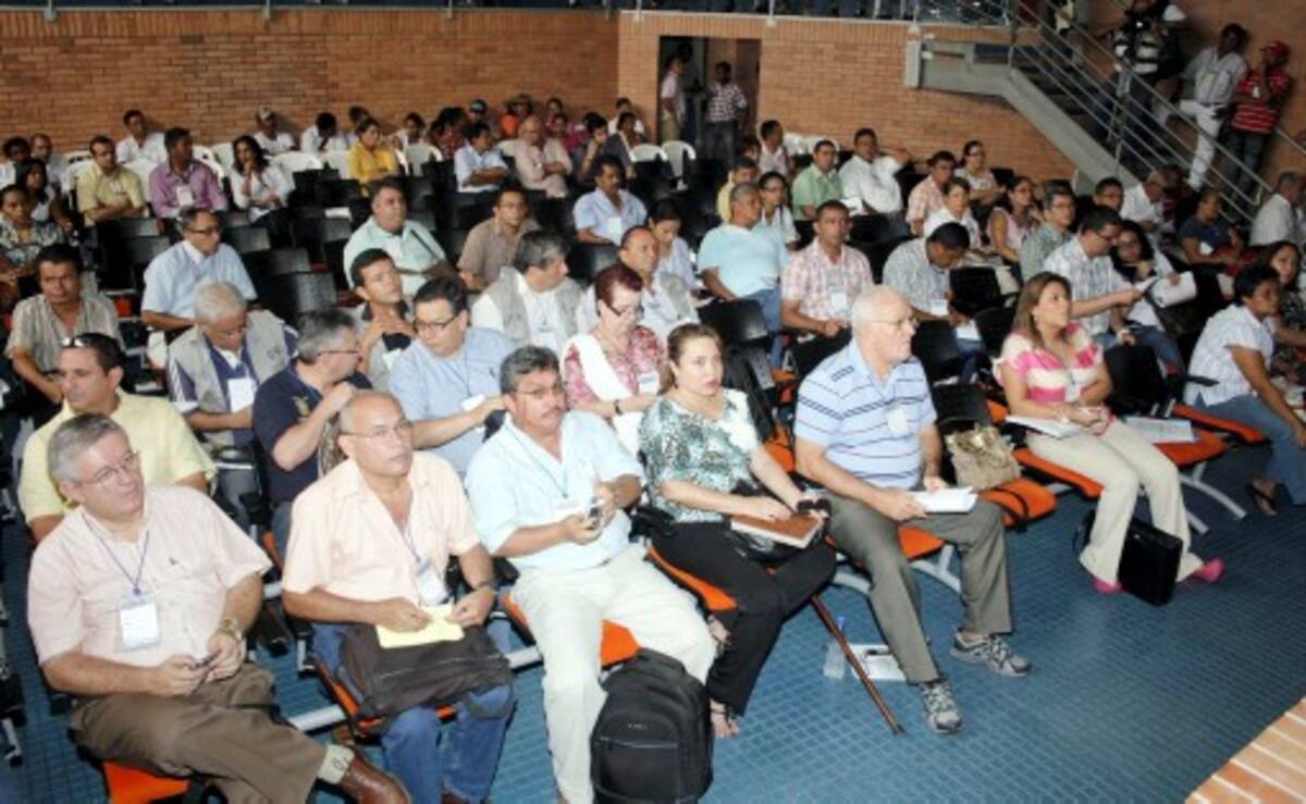 En el auditorio de la Gobernación de Sucre se cumplieron las mesas de trabajo temáticas previas a la visita presidencial. MANUEL SANTIAGO PÉREZ/EL UNIVERSAL/
