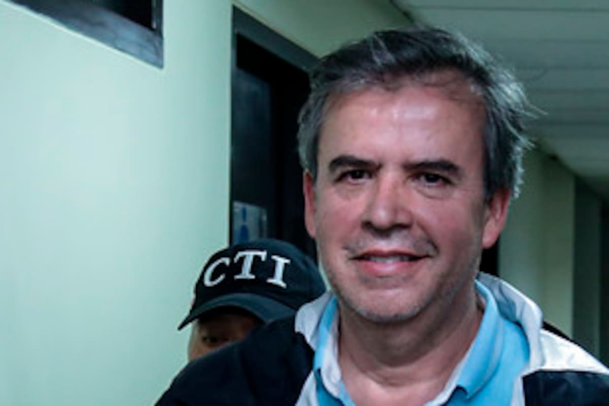 Por vencimiento de términos dejan en libertad a Álex Vernot