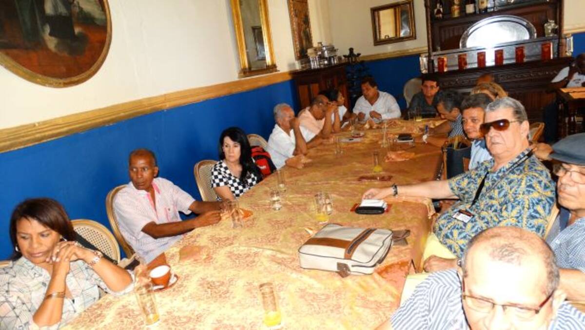 Al encuentro con Gina Benedetti asistieron periodistas y delegados de diversos medios de la ciudad y la Costa. Cortesía/Gisselle Marín.
