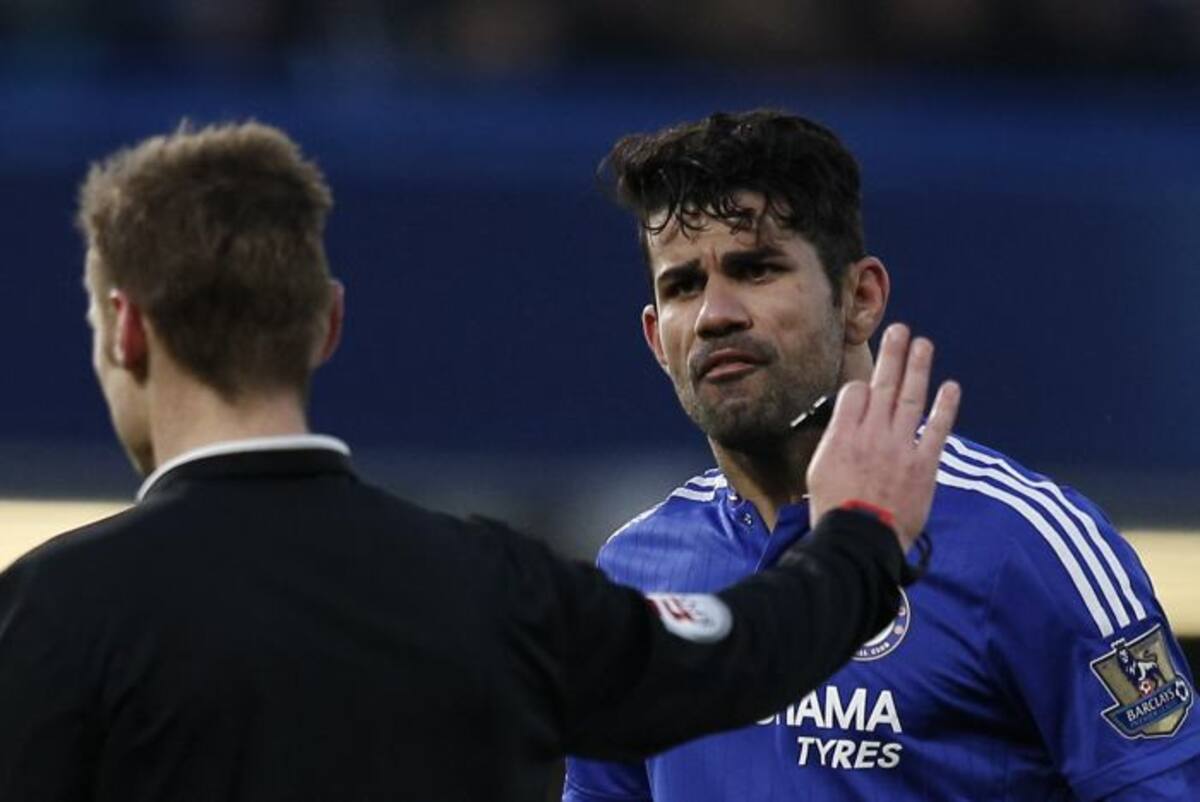 Diego Costa se retiró lesionado. AFP ADRIAN DENNIS