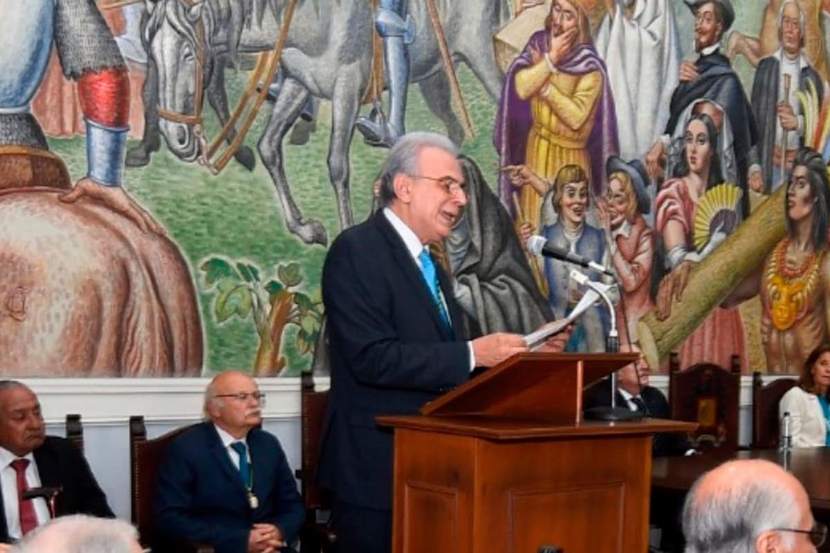 Columnista de El Universal es el director de la Academia Colombiana de la Lengua