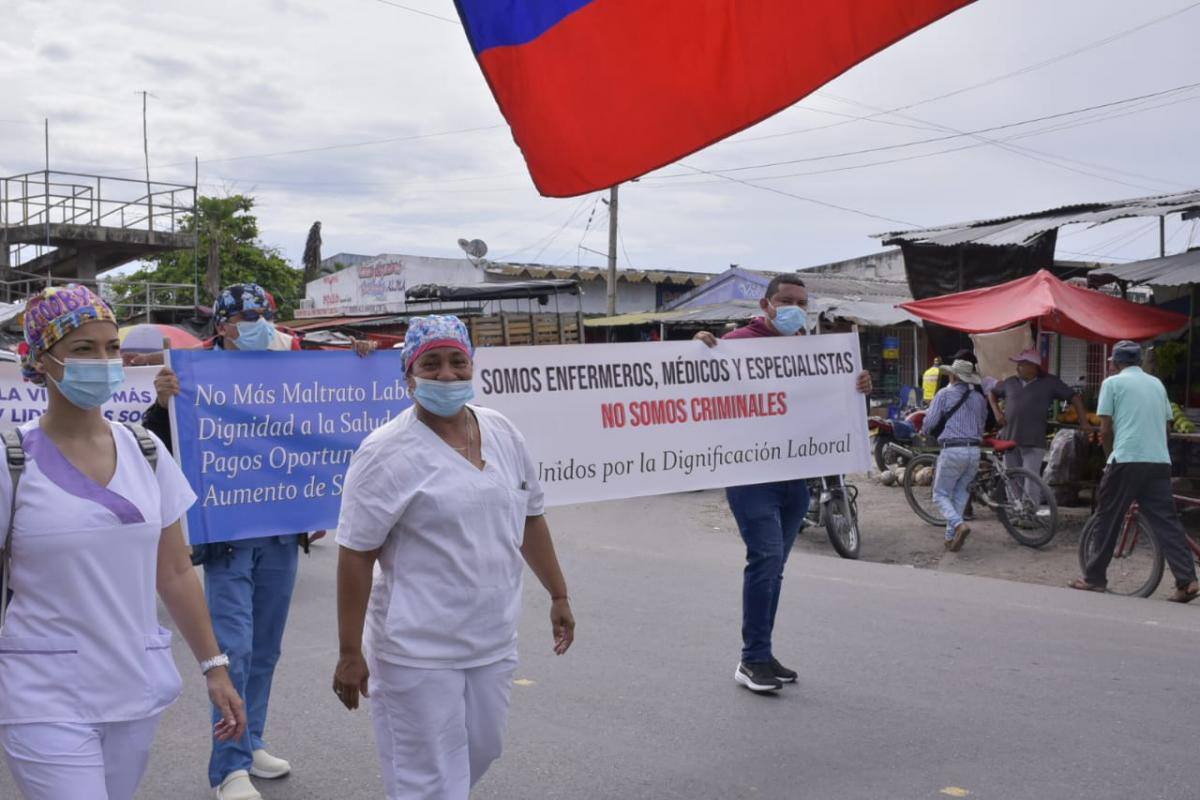 Personal asistencial del Hospital de Corozal marchó por la dignidad laboral