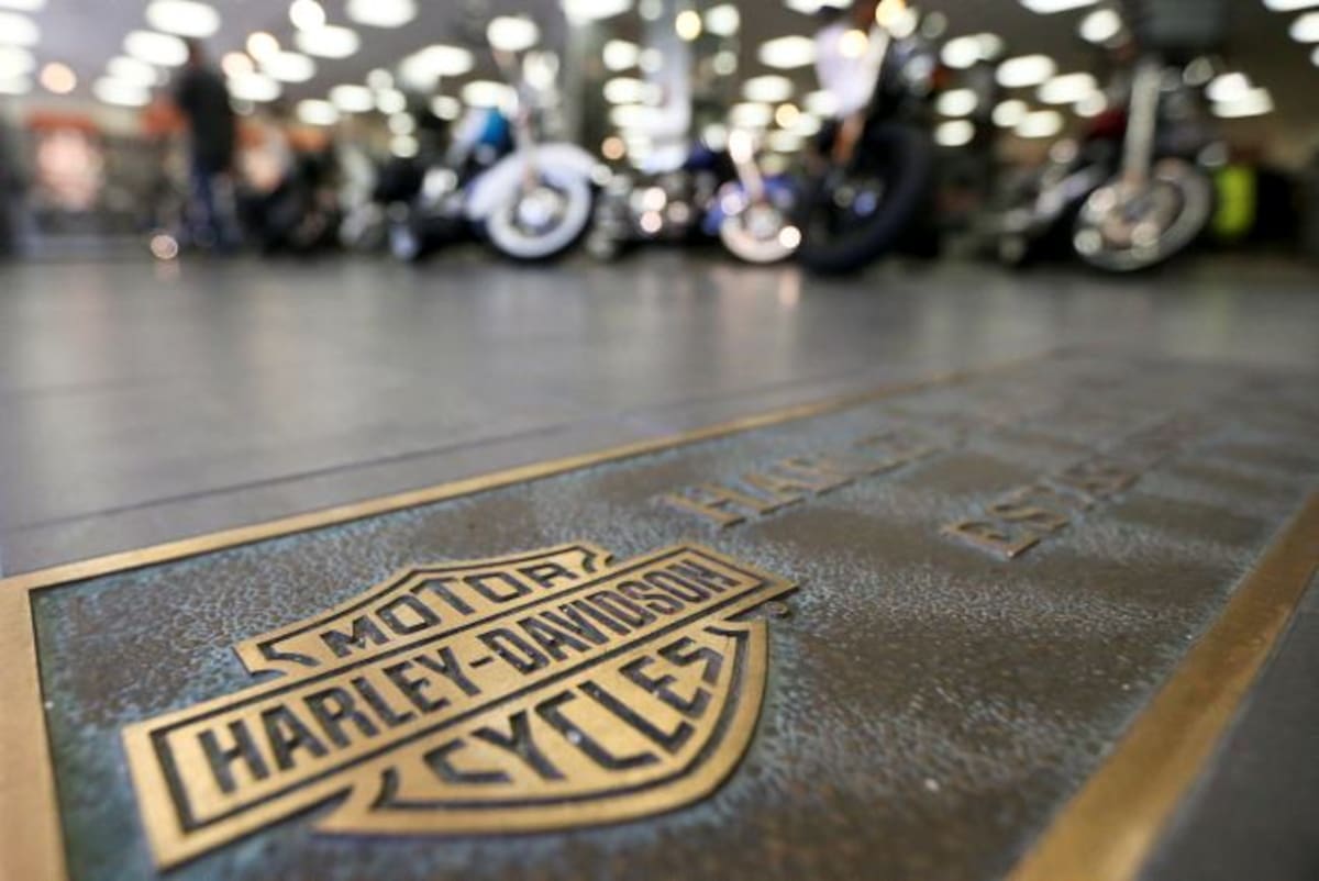 Trump reaccionó con amenazas al anuncio que hizo el prestigioso fabricante de motos sobre sus planes de trasladar parte de su producción fuera de EE.UU. AP Keith Srakocic