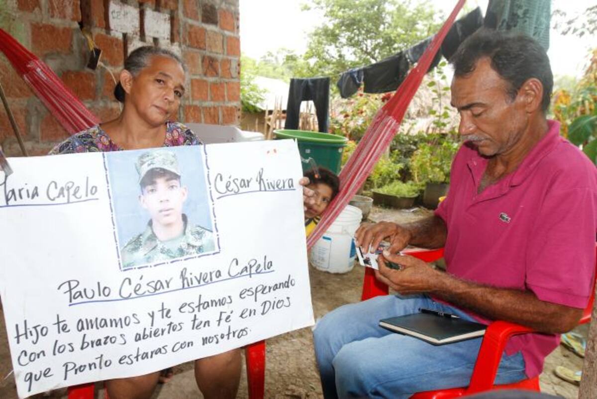Los padres del soldado le hicieron esta cartelera, donde escribieron un mensaje de apoyo. Claudia Fortich - Q'hubo