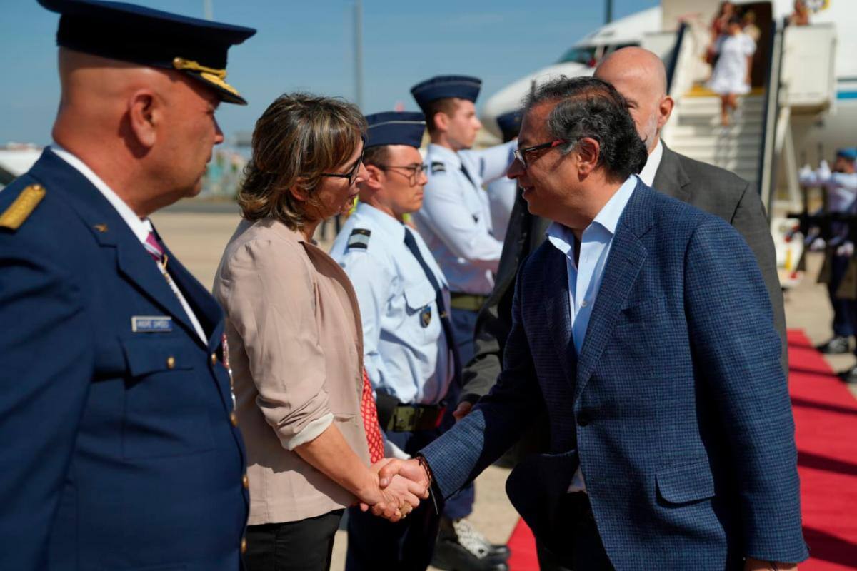 Gustavo Petro se retractó de lo dicho a Barbosa... pero no tanto