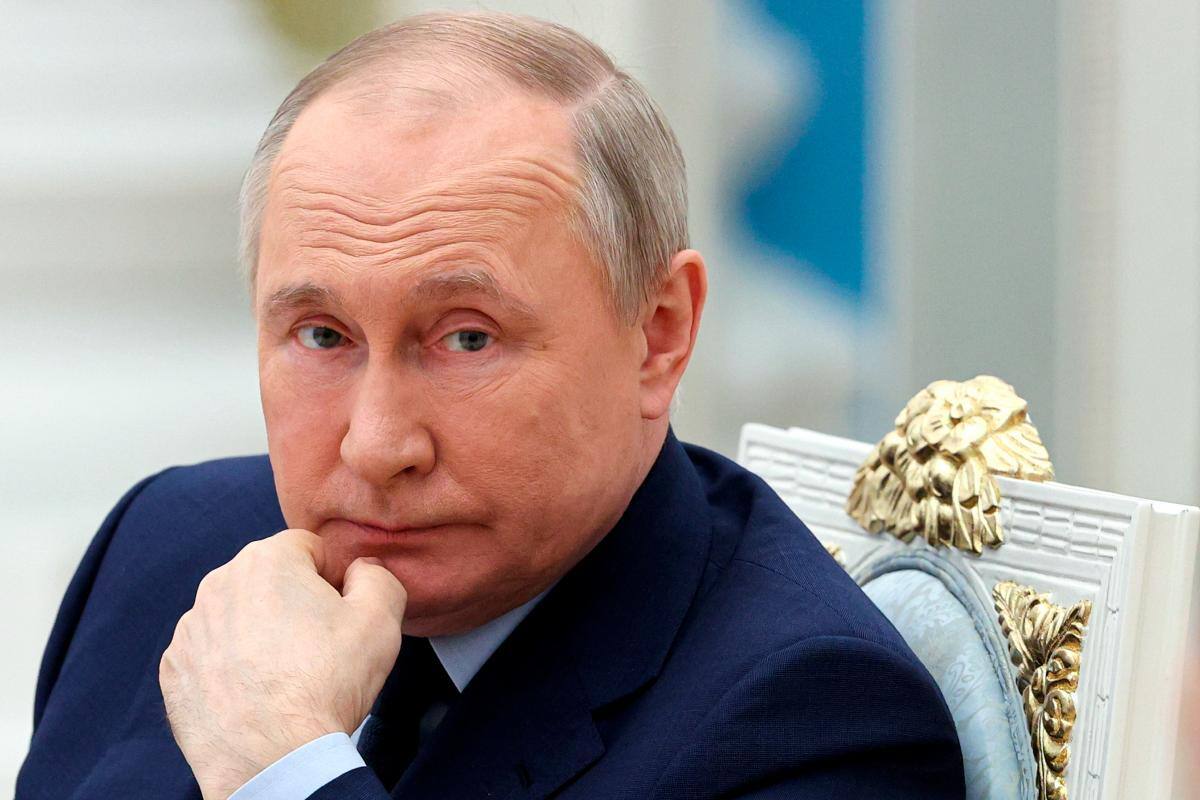 Vladimir Putin sería operado para extirpar un cáncer