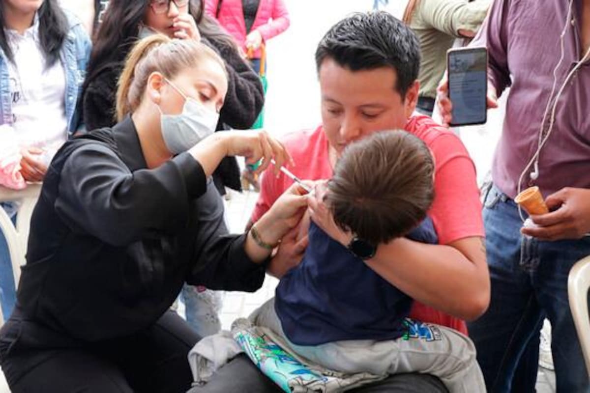 Comienza vacunación masiva contra el virus de la influenza en Colombia