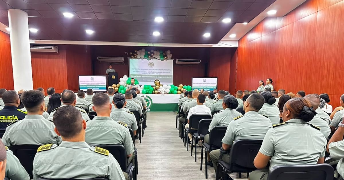 Cartagena honra a 21 policías que se destacan por su integridad y servicio