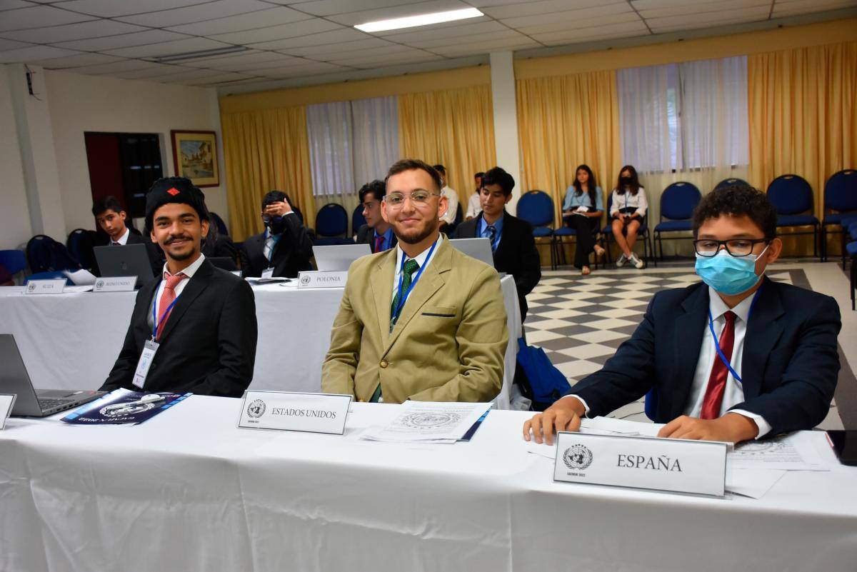 Ricardo Serge Olivo, Alejandro Domínguez Mestre y Jeffrey Gil Arteaga.