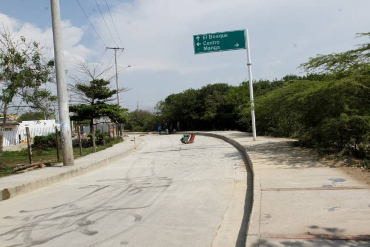 Luego de 20 días de trabajo continuo se culminaron los trabajos de pavimentación en concreto rígido de la vía Marginal de San Lázaro. Archivo-El Universal