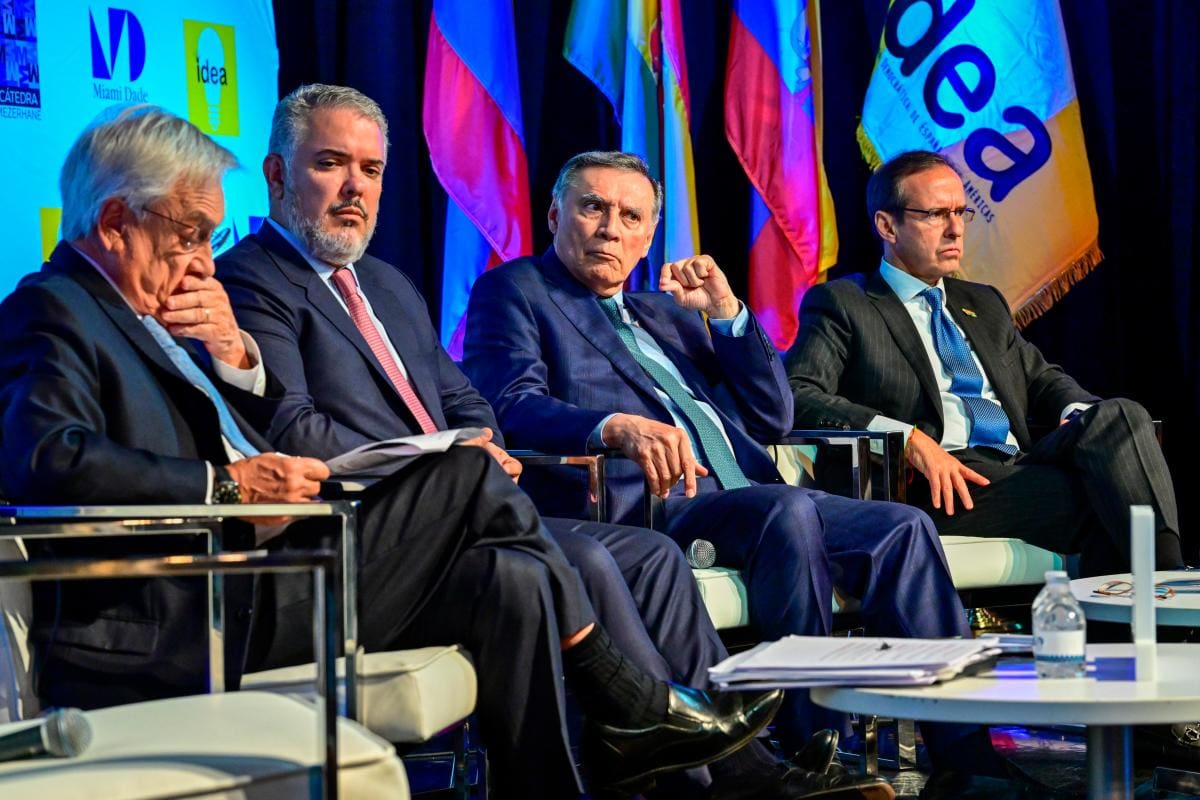 Expresidentes alertan del deterioro de las democracias en América Latina