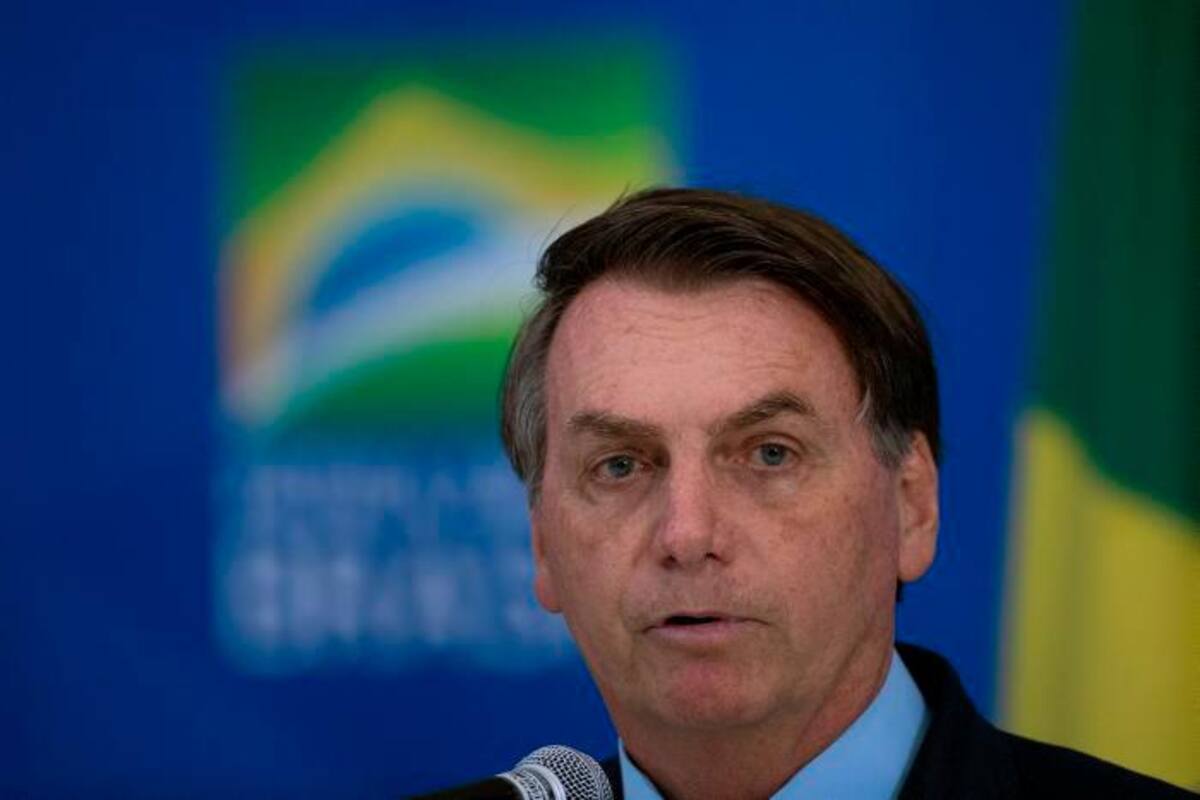 Bolsonaro califica a la COVID-19 de “gripecita” y critica el confinamiento
