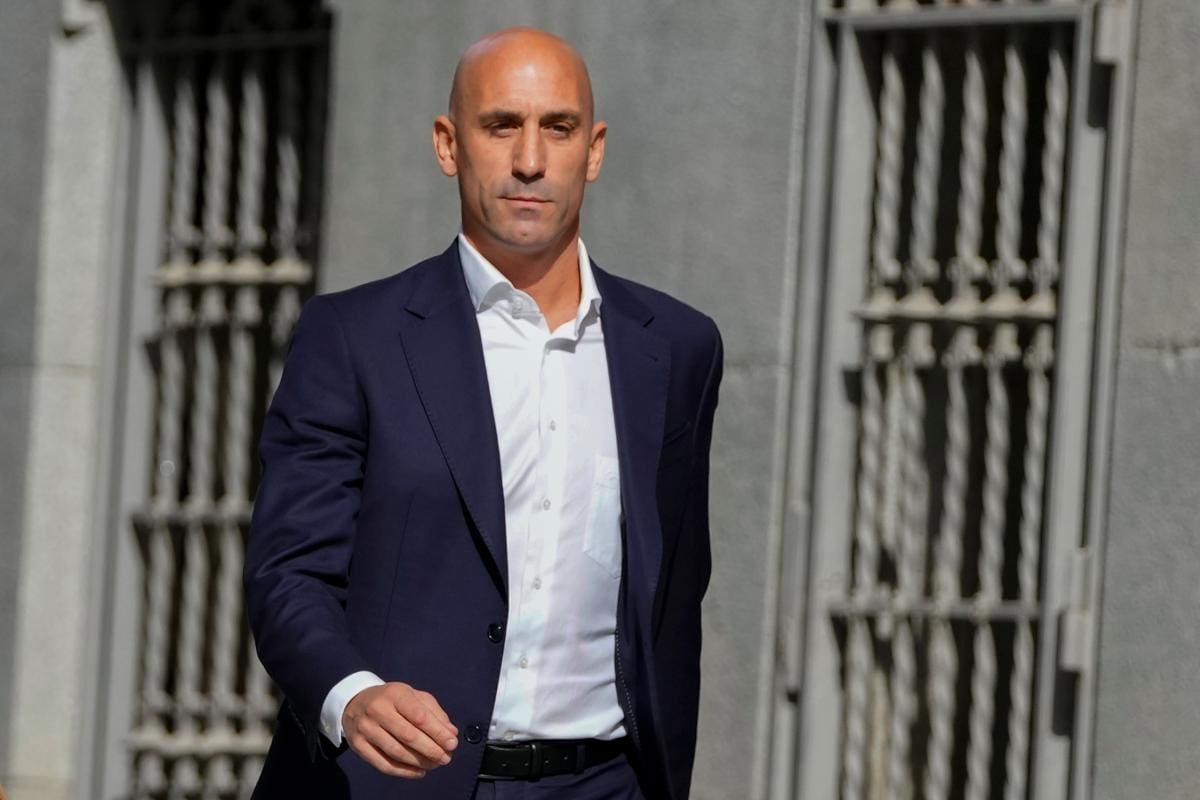 Presidente de la UEFA califica de ‘ilógico’ que justicia impute a Rubiales por beso