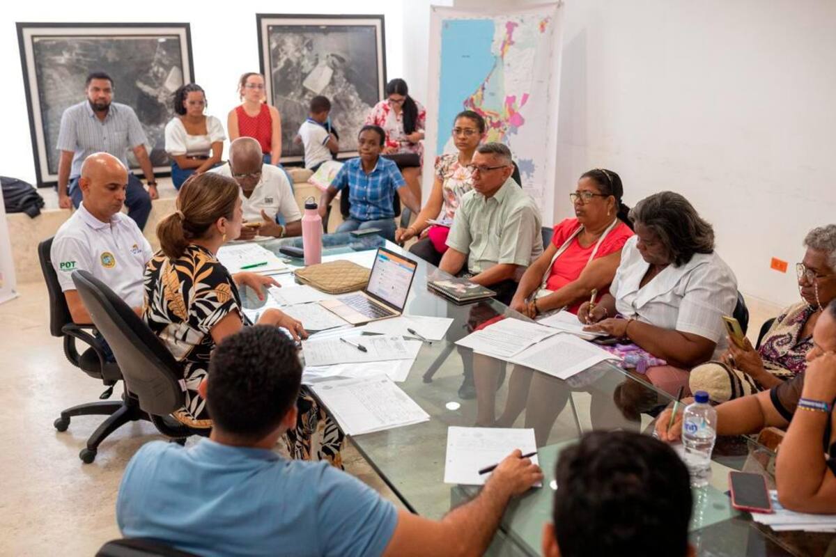 Realizan mesas de trabajo con comunidades sobre el POT