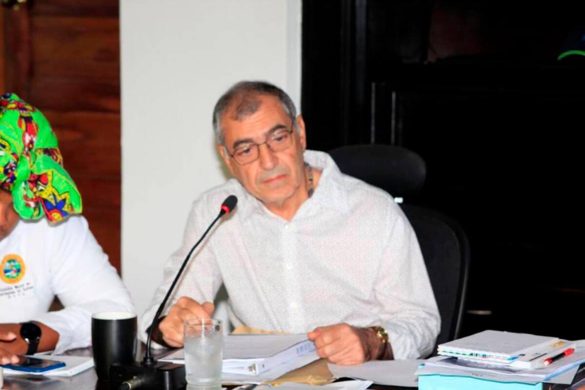 Decisión judicial en incidente de desacato contra el alcalde Dau