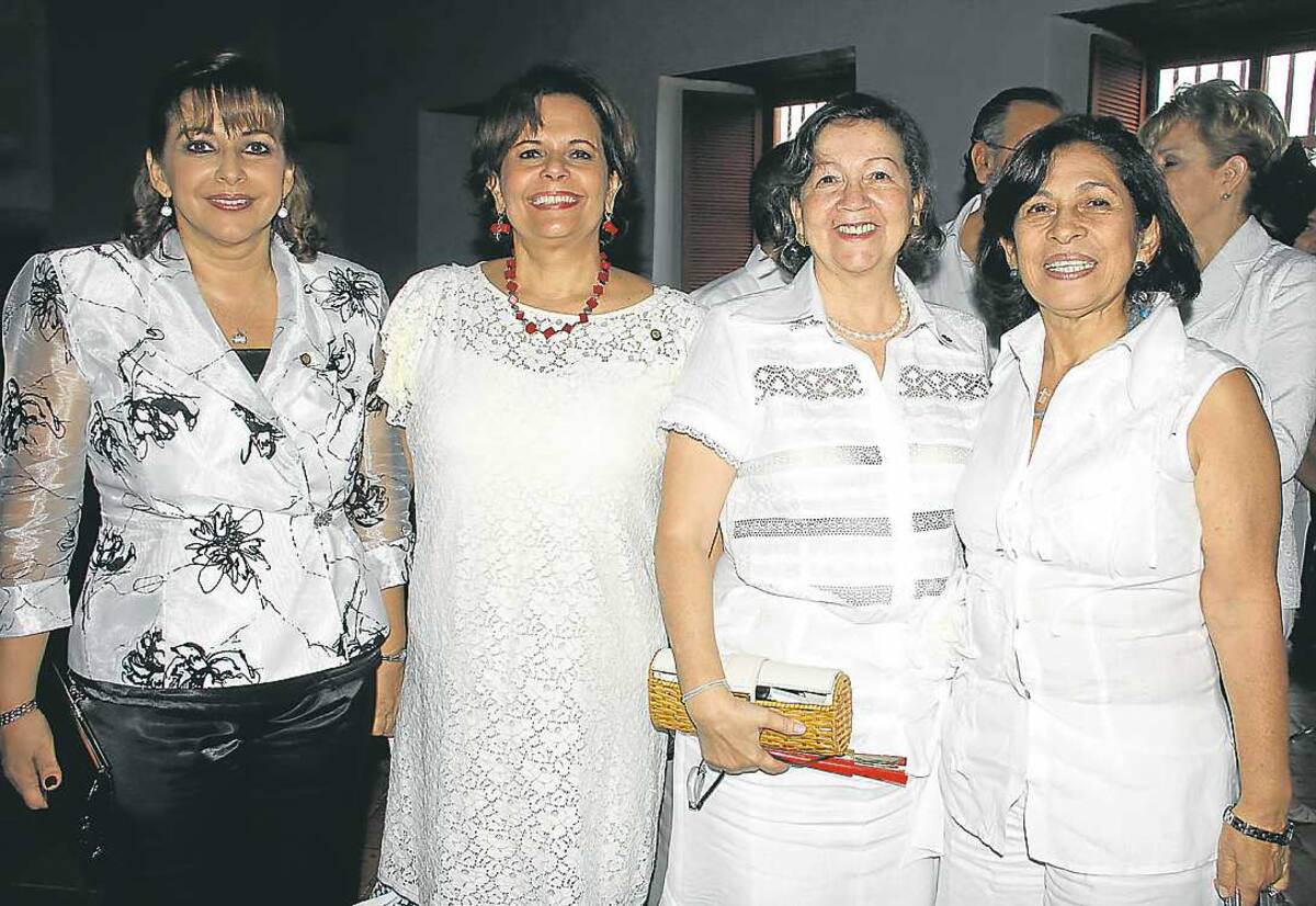 Elizabeth García, Susana Buitrago, Olga de De la Hoz y Olga Salvador de Vergel.