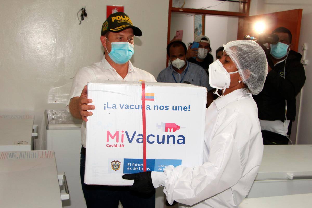 Vacuna anti COVID-19 ya está en centro de acopio de salud de Sucre