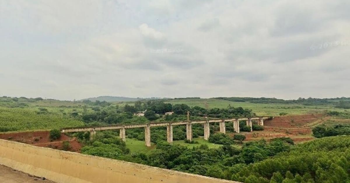 Mujer de 21 años pierde la vida al lanzarse en puente sin cuerda