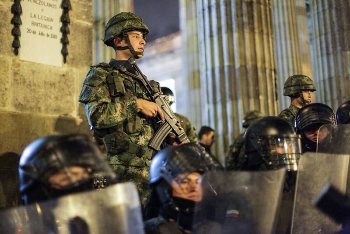 La Policía y el Esmad hicieron presencia en las protestas de Bogotá. COLPRENSA