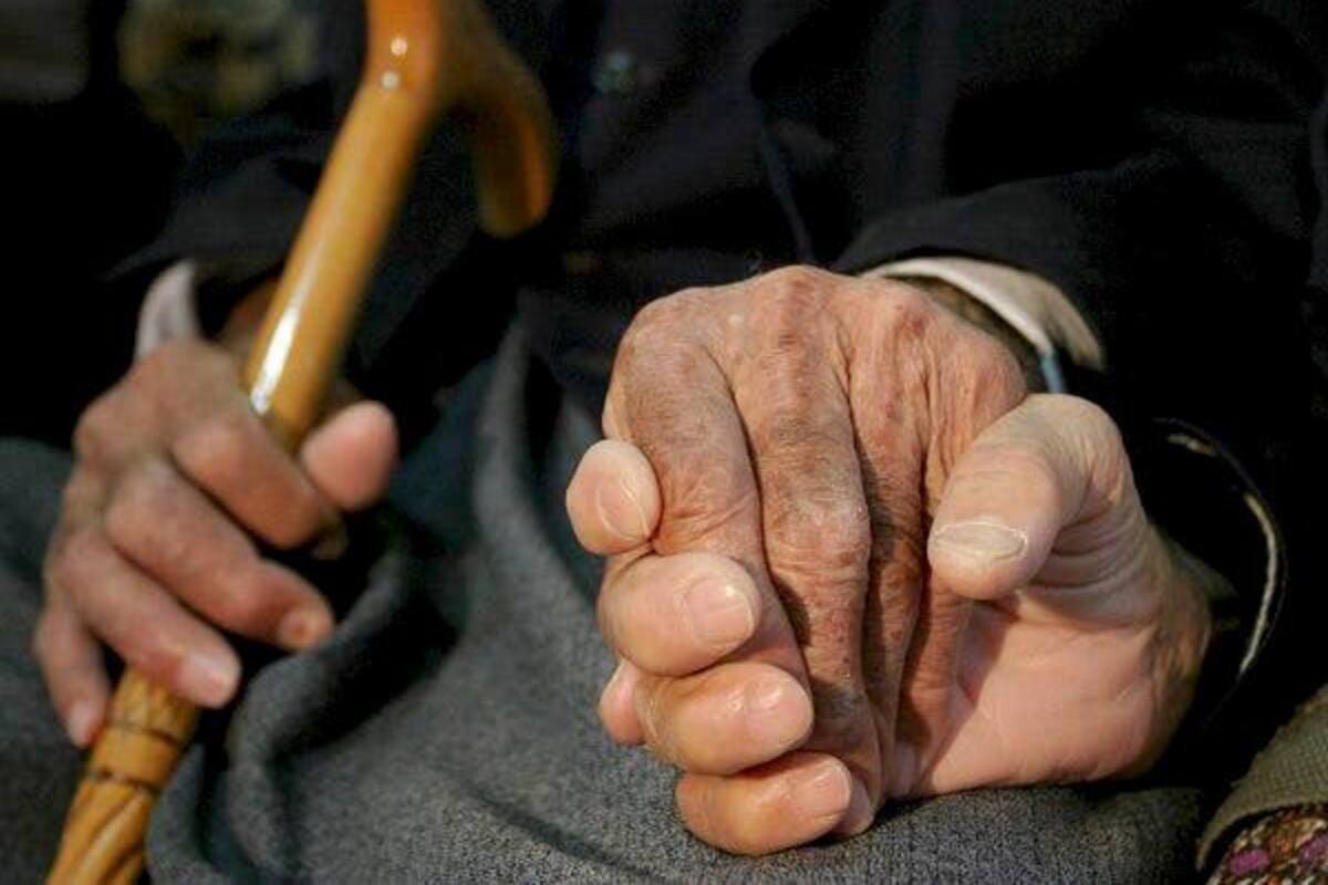 Las recomendaciones de la OMS para cuidar a un paciente con demencia