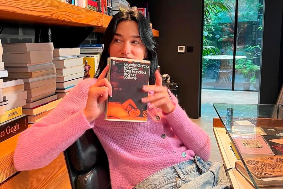 Dua Lipa hechizada por Cien años de soledad; conozca los detalles