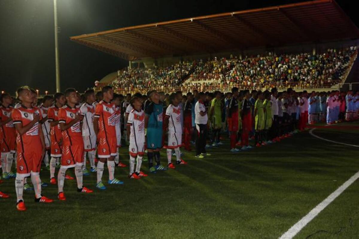 Lanzamiento de campeonato con 500 jóvenes deportistas de Sucre y Córdoba. CORTESÍA.