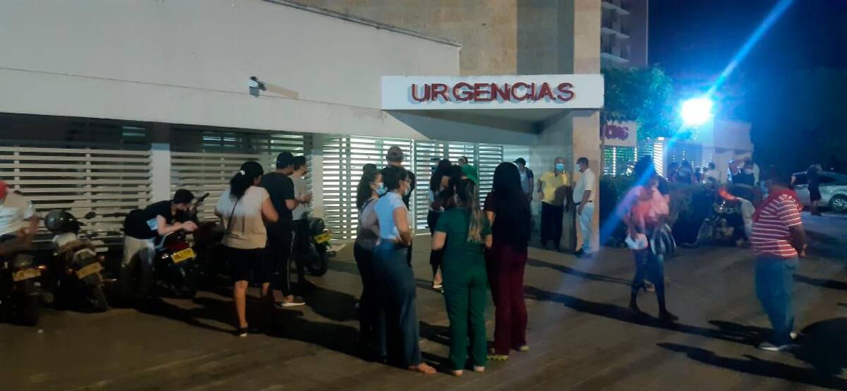 En la Urgencias de la Clínica Blas de Lezo permanece el cuerpo de Carlos Manjarrez. //LUIS EDUARDO HERRÁN - EL UNIVERSAL
