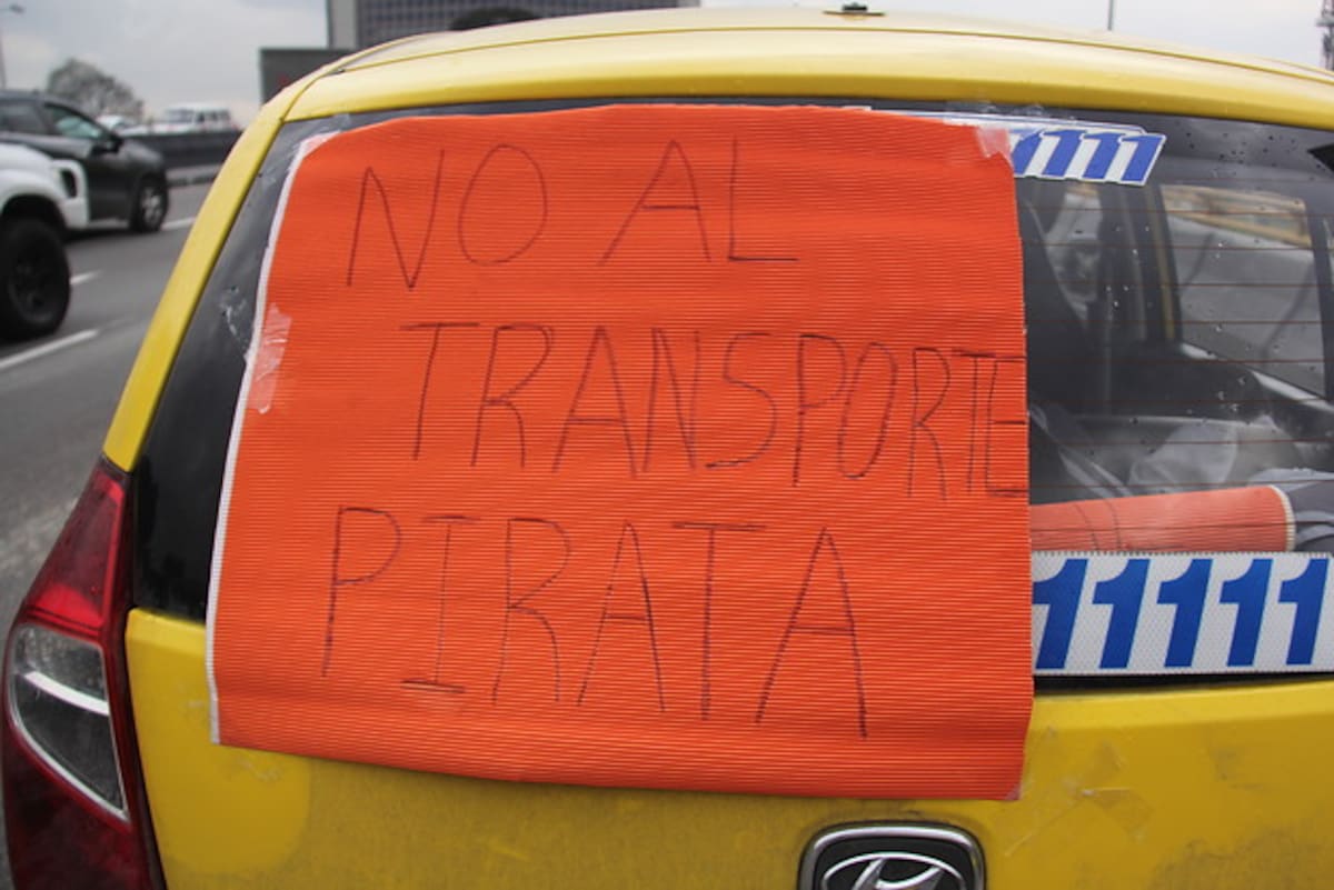 Taxistas contra Uber. Colprensa.