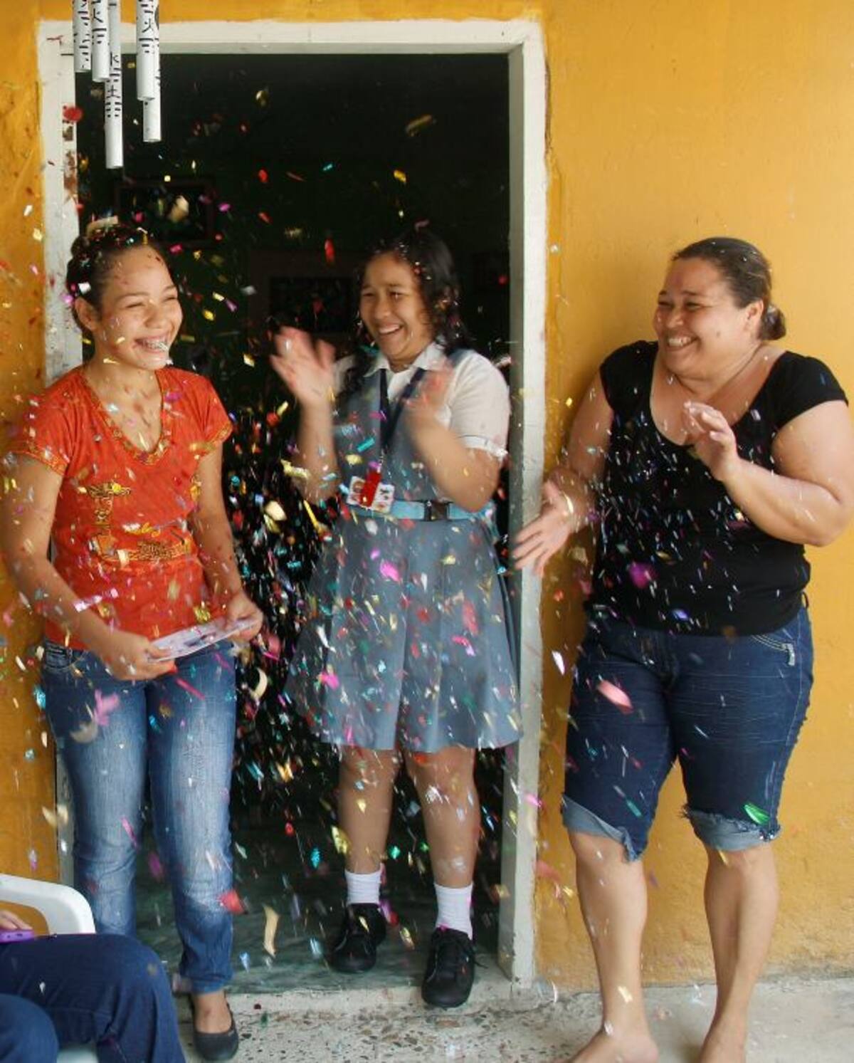 la emoción de Brihanny y su familia al recibir la noticia. Kailline Giraldo.