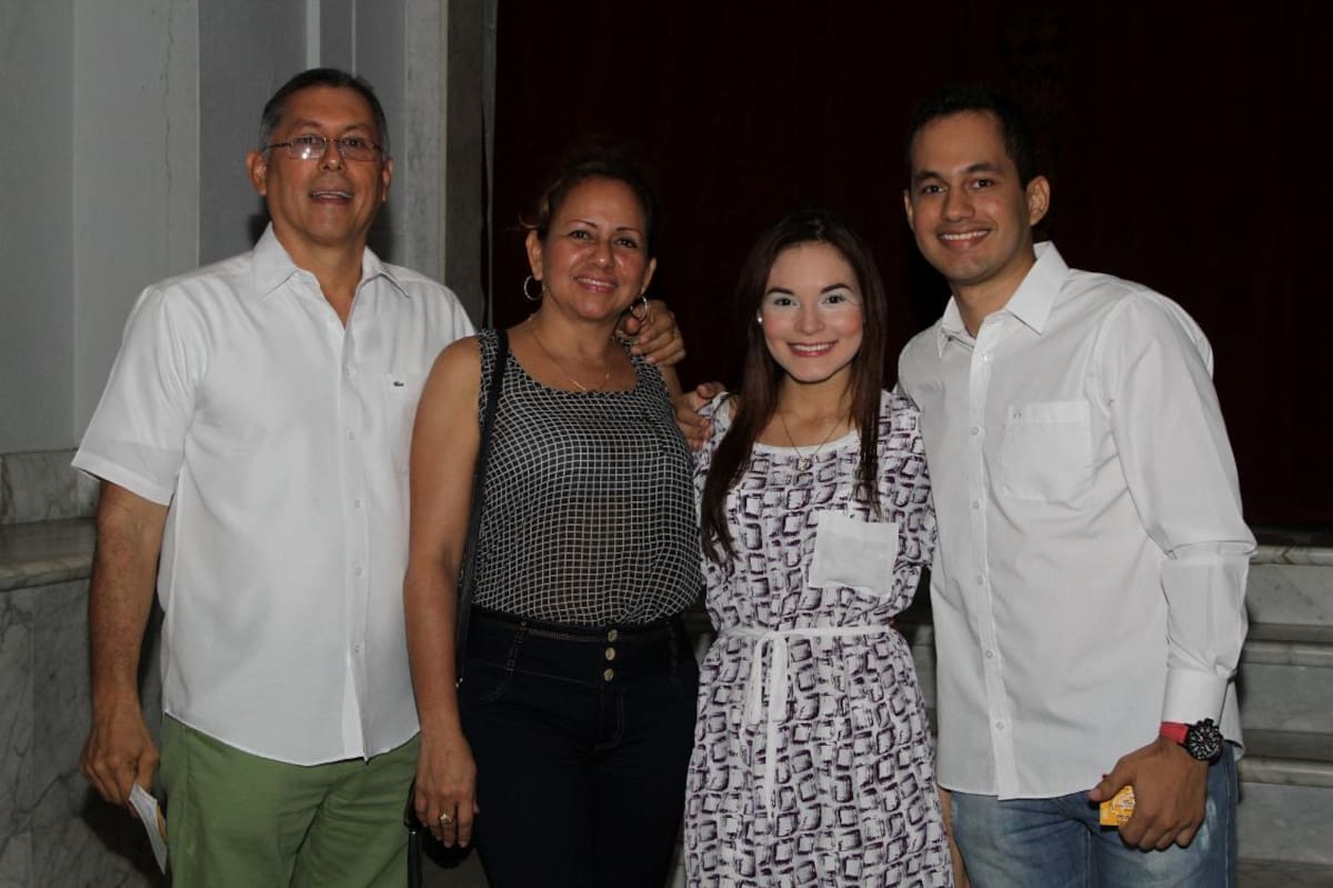 Armando Luján, Marta Correa, Any Robinson y Armando Luján.