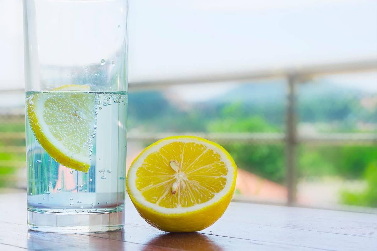 Agua con limón: ¿Durante cuánto tiempo se puede tomar?
