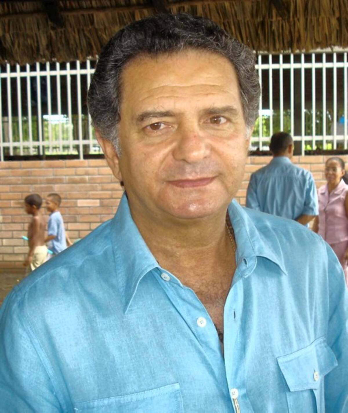 Exsenador Julio Manzur Abdala.