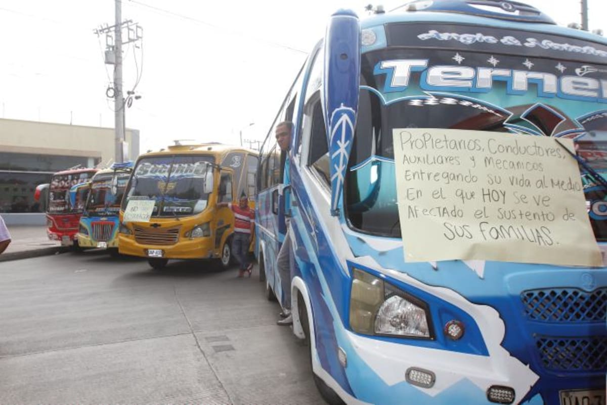 Dueños de buses y busetas de Cartagena anunciaron un paro de transportadores como protesta por las inconformidades generadas con la puesta en marcha de Transcaribe. Archivo-El Universal