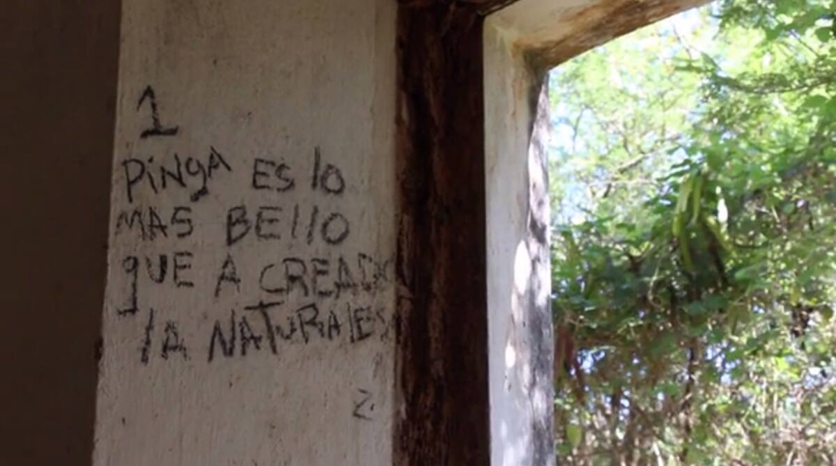 Búnker militar que ahora funciona como refugio de homosexuales reprimidos. CAPTURA DE PANTALLA DEL VIDEO