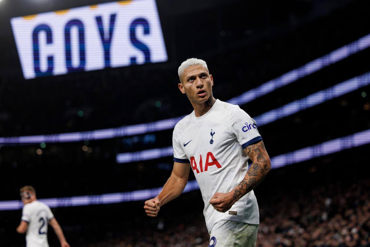 Premier: Manchester City y Spurs se recuperan, Chelsea no hace pie