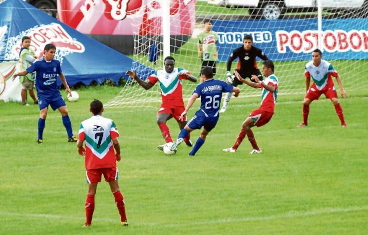 Sucre Fútbol Club derrotó al elenco Santander con anotaciones de Jhon Alberto Timaná y Yeison Rentería. MANUEL SANTIAGO PÉREZ-EL UNIVERSAL