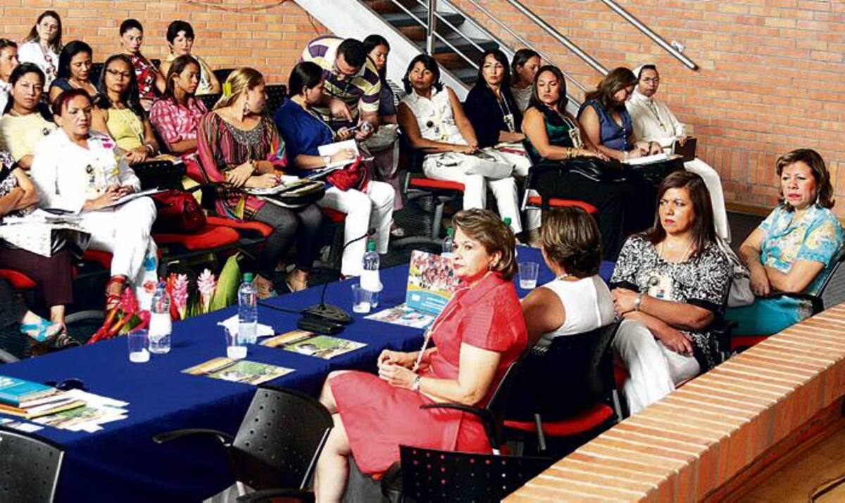 La gestora Social de Sucre, María Victoria Soto de Guerra, presidió el encuentro con sus homólogas de los municipios. MANUEL SANTIAGO PÉREZ/EL UNIVERSAL/