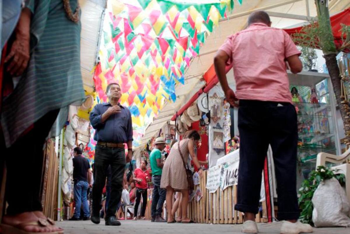 Así estaba hace un par de años, con la venta de artesanías, este paso del Centro Histórico.