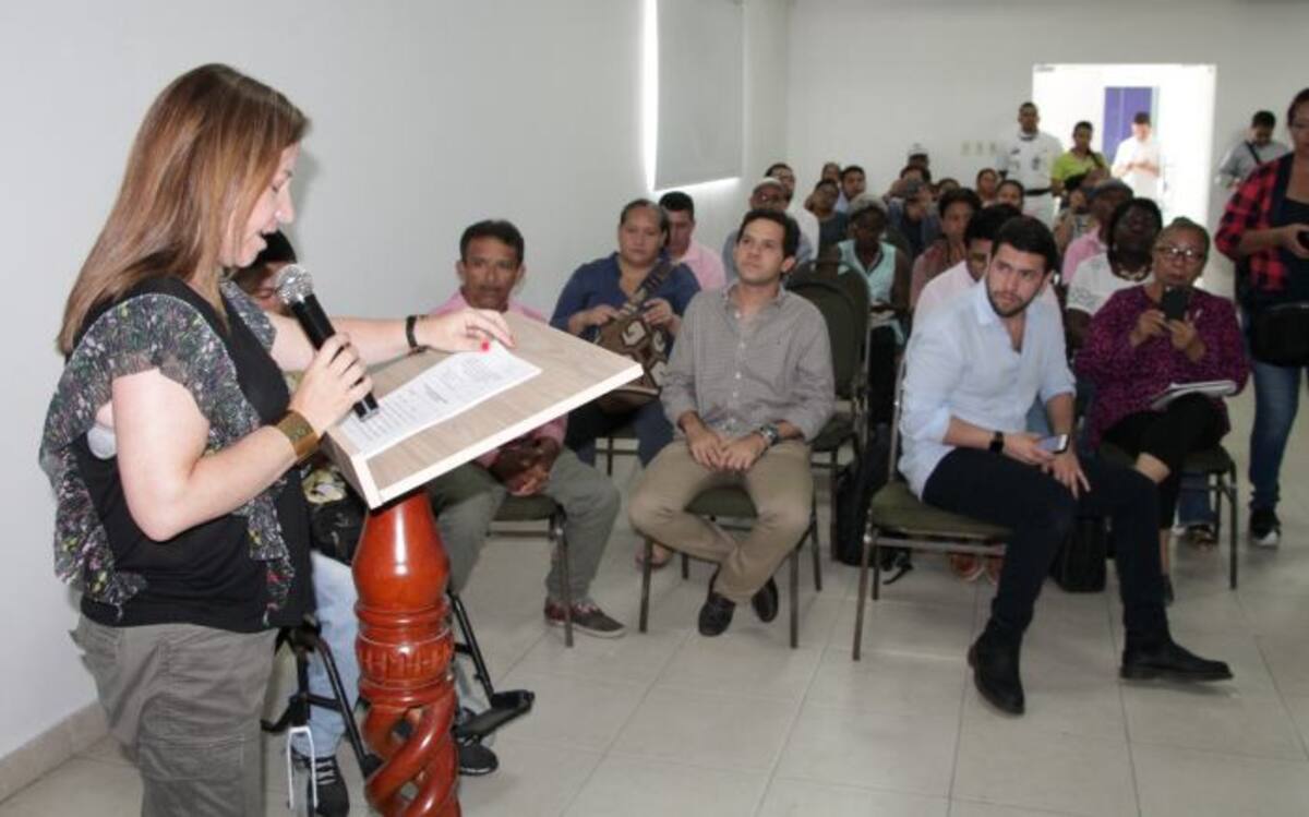 Paula Gaviria, consejera presidencial para los Derechos Humanos durante el encuentro territorial en Sincelejo. MANUEL SANTIAGO PÉREZ/EL UNIVERSAL/