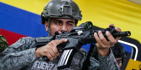 Este es el Fusil Jaguar que presentó el presidente Gustavo Petro