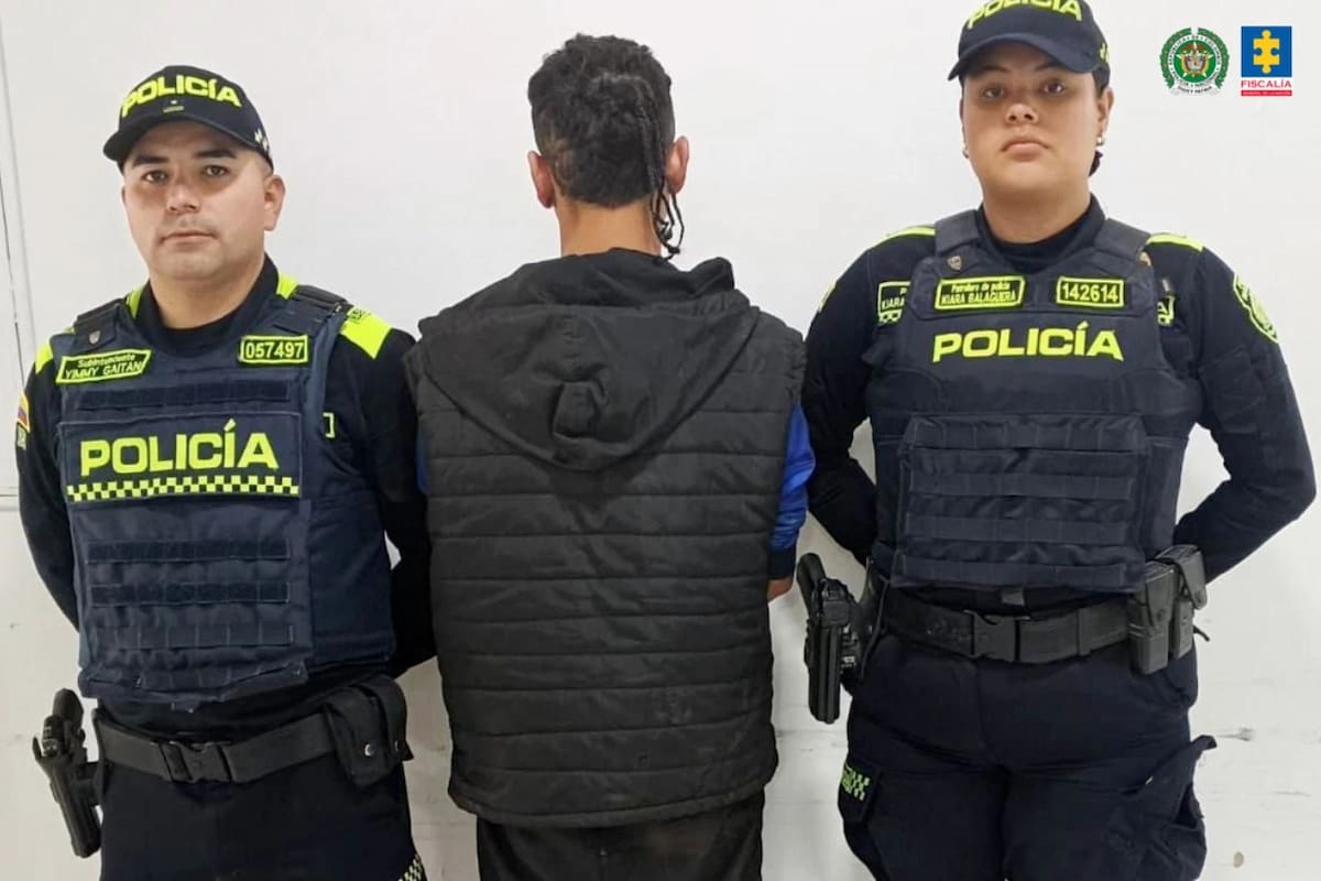 A prisión menor, de 17 años, que secuestró y torturó a 2 personas en una casa