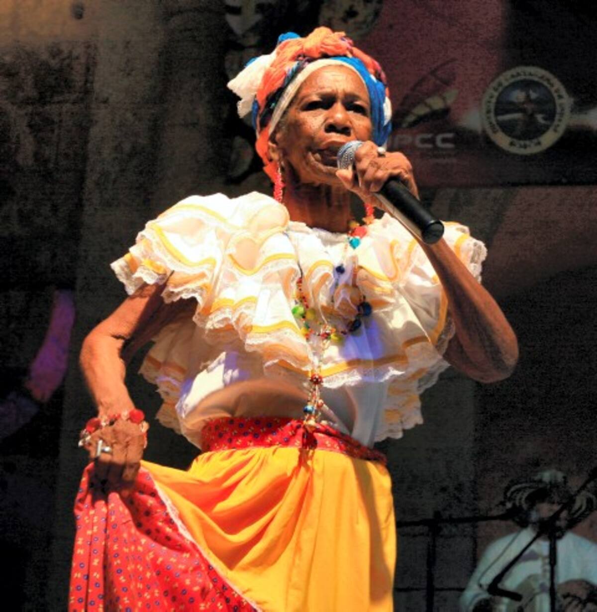 Etelvina Maldonado.